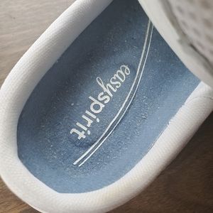 Womens slip on sneakers